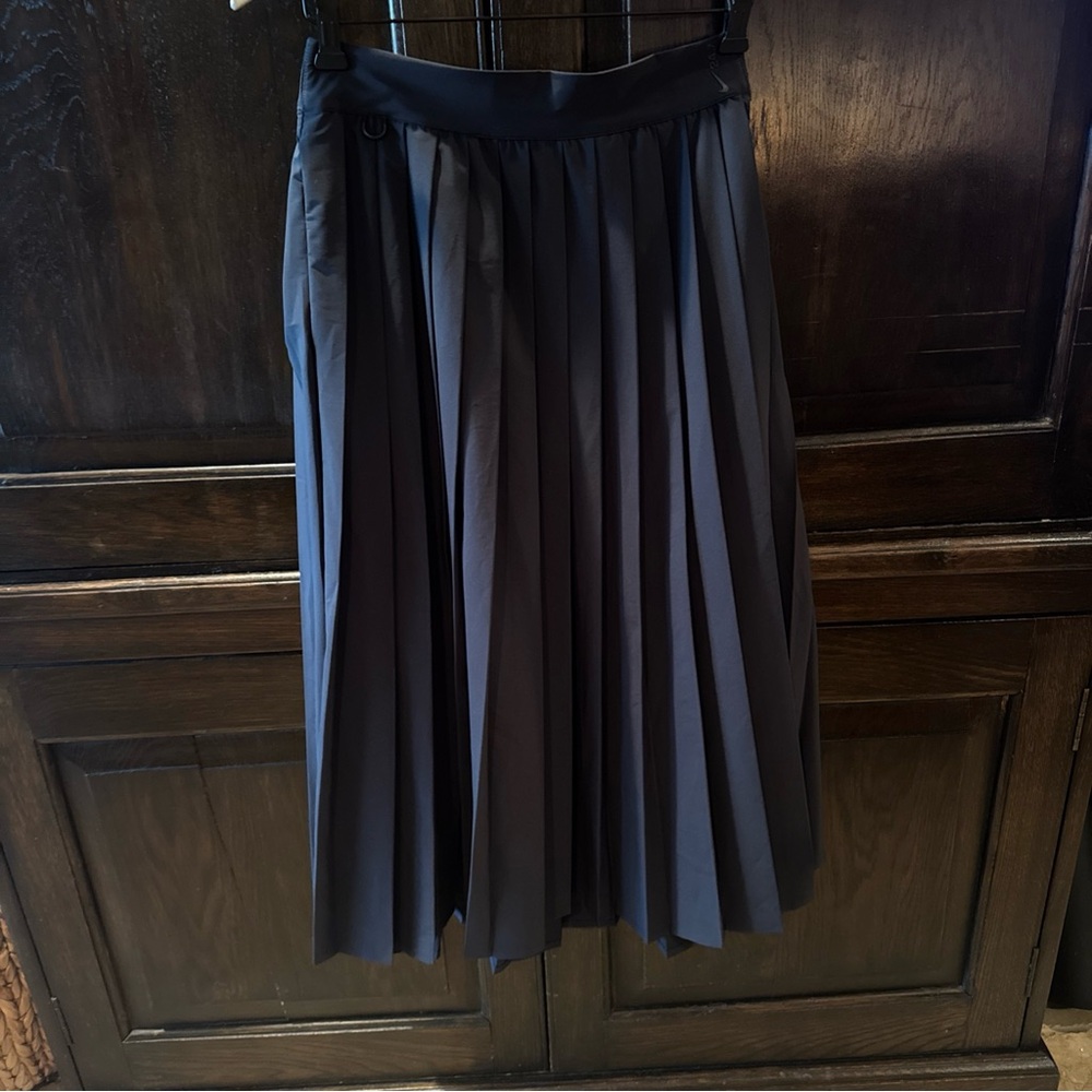 NEW Nike 24.7 PerfectStretch Women Dri Fit Pleated Skirt HQ8153-010 $160 - Picture 3 of 7
